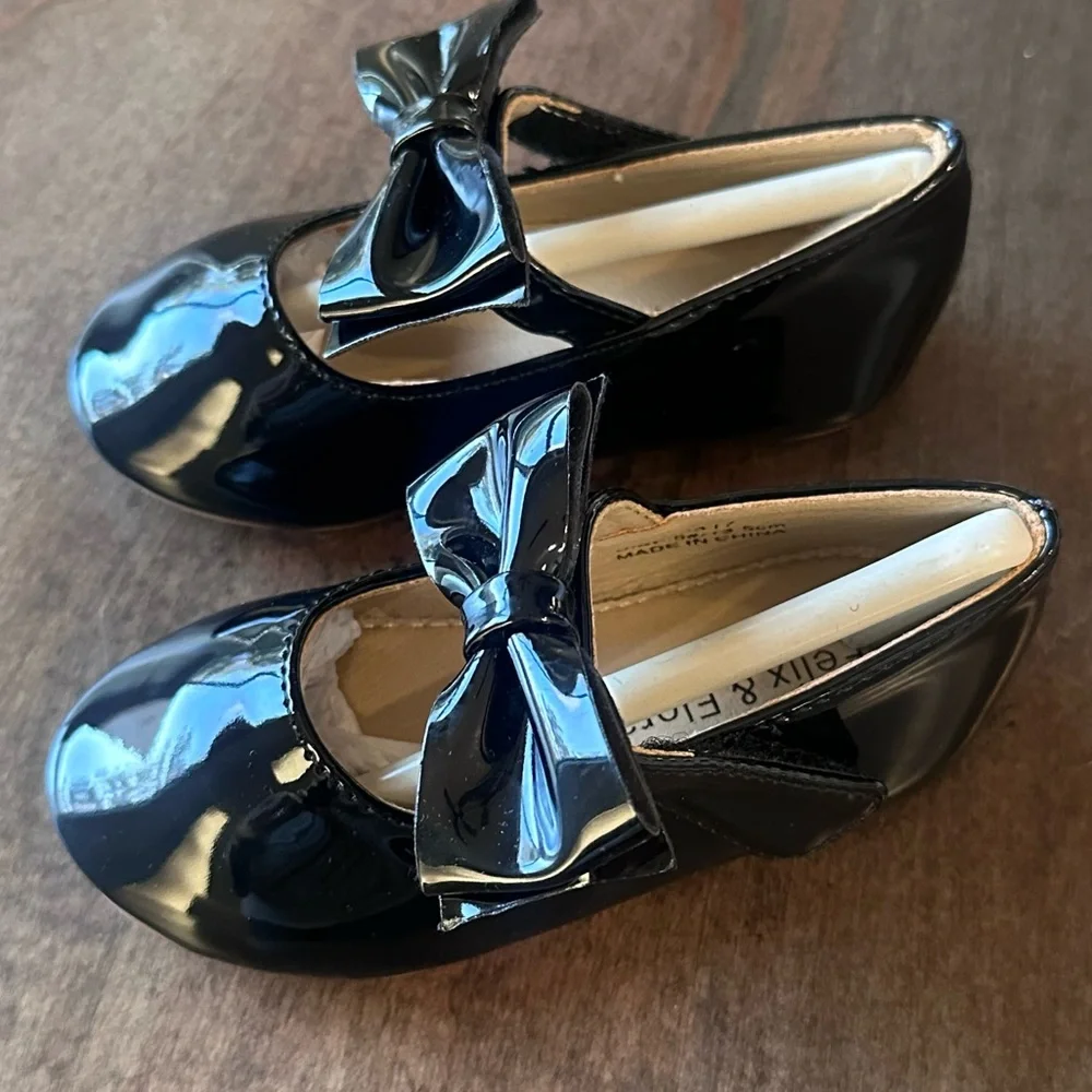 Felix & Flora Black Shiny Patent Leather Shoes with Bow 5 Toddler Girl
